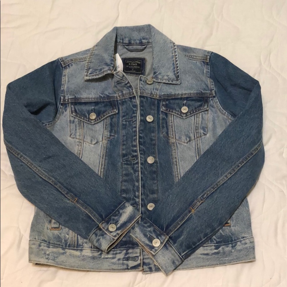 COPY - Abercrombie Boyfriend jean  jacket
